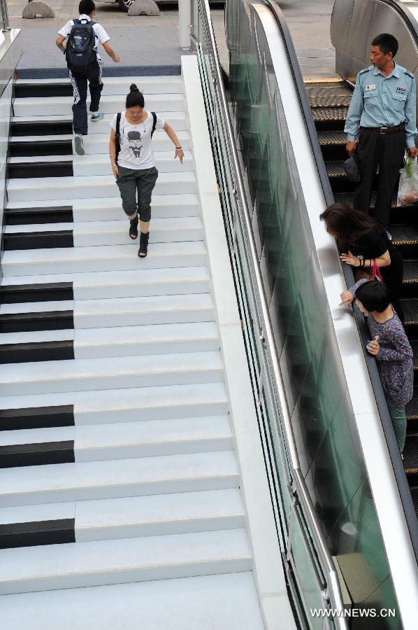 hangzhou melody escaleras melodic musical tangga wulin vice teclas casademont 階段 ピアノ thecreatorsproject escalator berbunyi langkah psfk mymodernmet 鍵盤 踏む